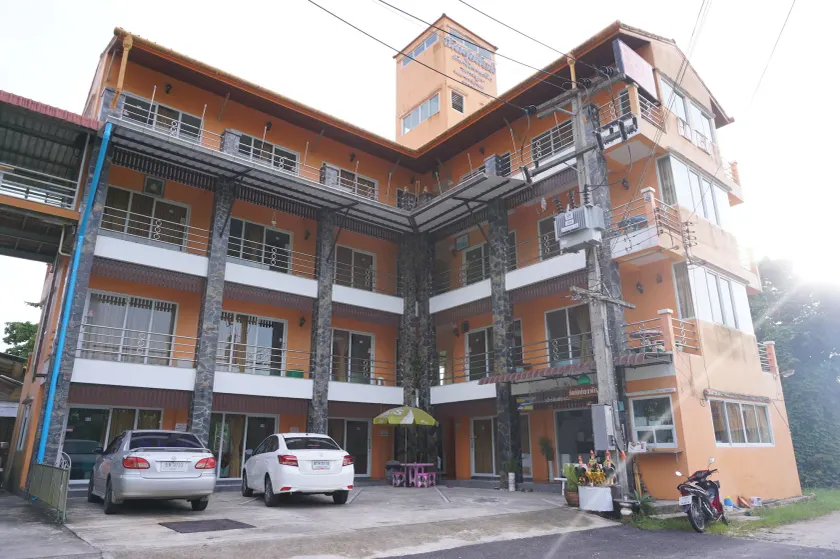 B and B Hotel - Image 1