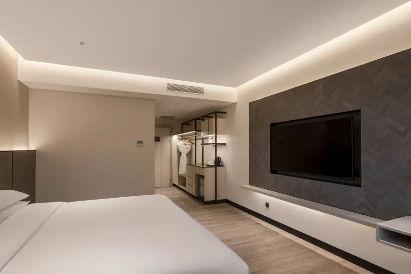 Orchid Hotel - Image 1