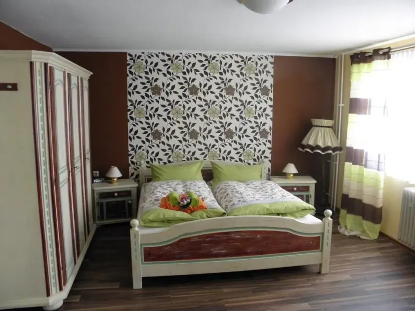 Hotel 4 Jahreszeiten mit Restaurant - Quarto