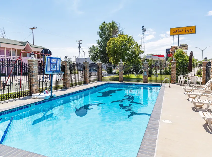 Safari Inn - Image 1