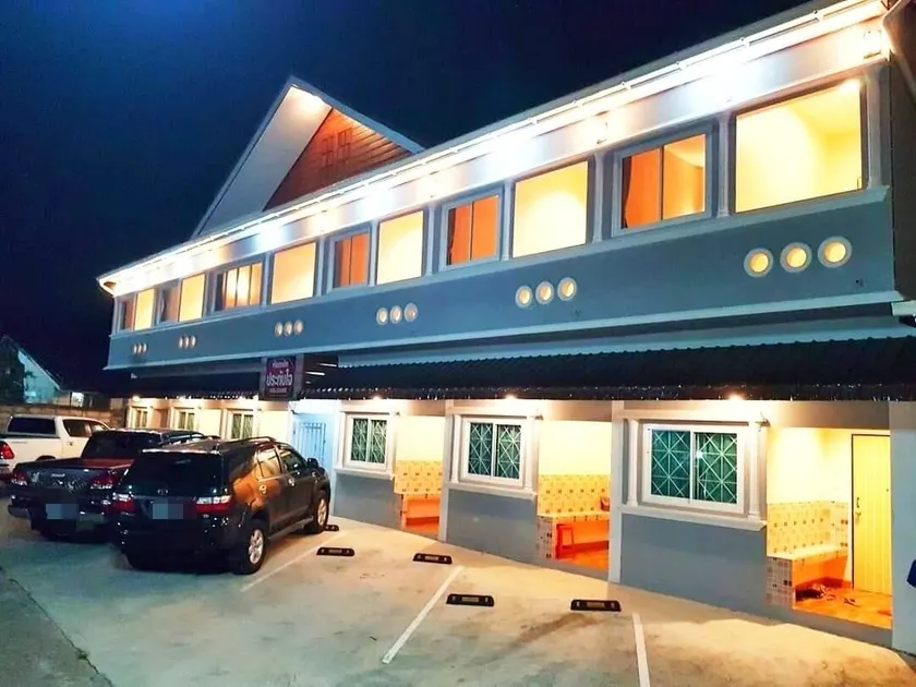 Pratubjai Hotel - Image 1