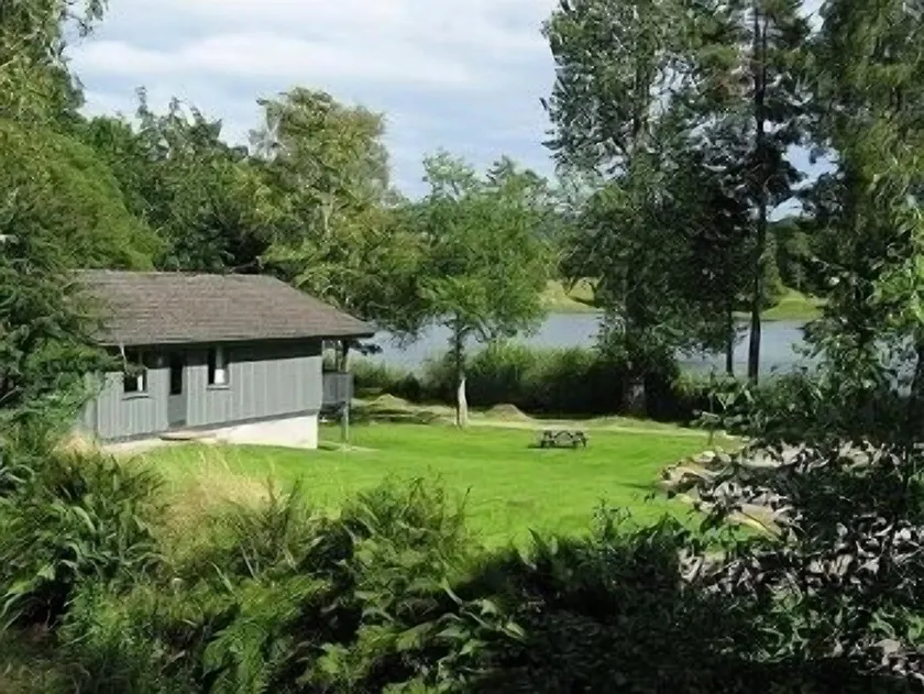Loch Monzievaird Chalets - Image 1