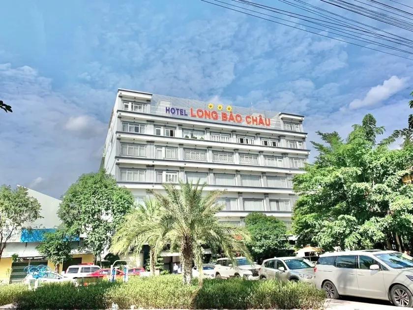 Long Bao Chau Hotel - Image 1