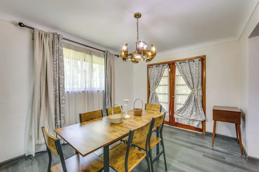 Monroeville Vacation Rental ~ 3 Mi to Boyce Park! - Interiör