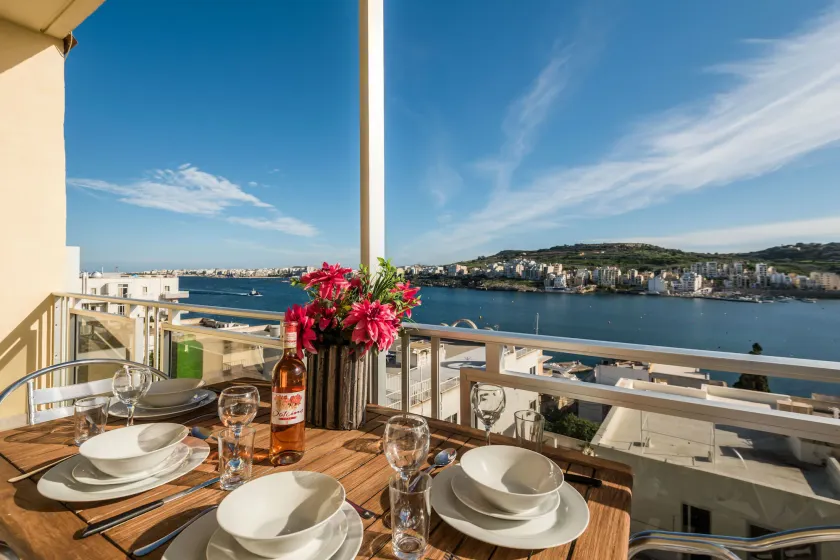 Bayview 2 bedroom seaview apartment with large terrace with panoramic views - by Getawaysmalta - Image 1