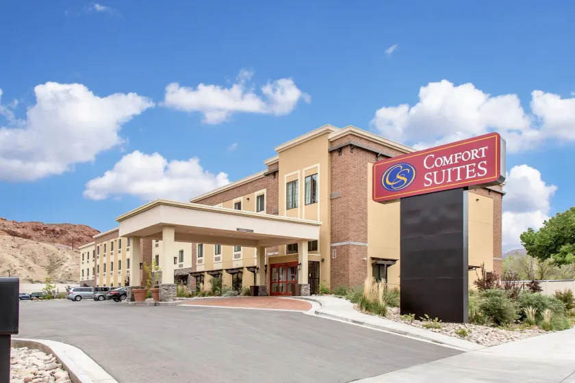 Comfort Suites Moab near Arches National Park - Image 1