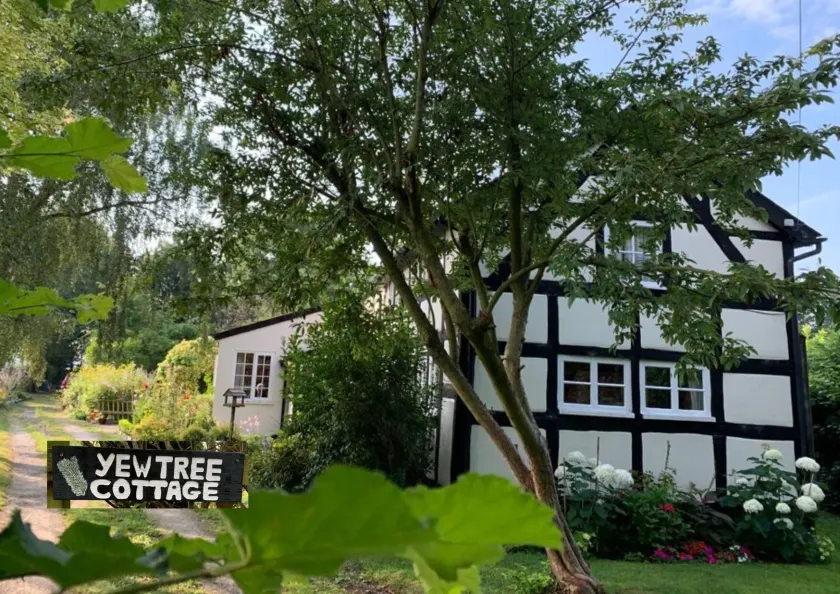 Yew Tree Cottage - Image 1