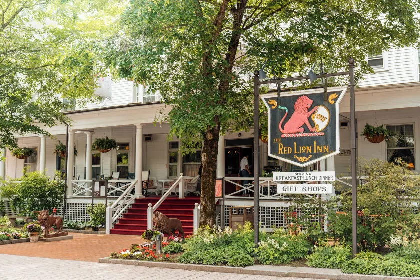 The Red Lion Inn - Image 1