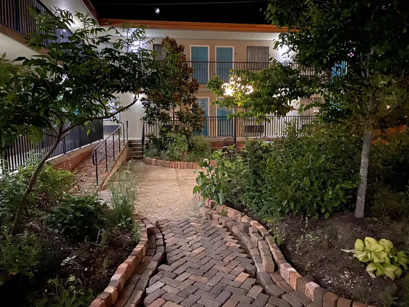 Cascades Inn - Image 1