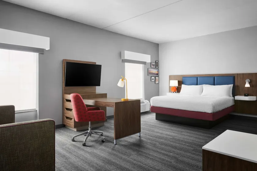 Hampton Inn & Suites Charlotte Steele Creek - Image 1