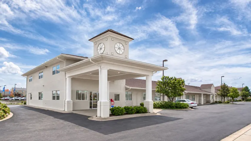 SureStay Hotel by Best Western Ottawa - Image 1