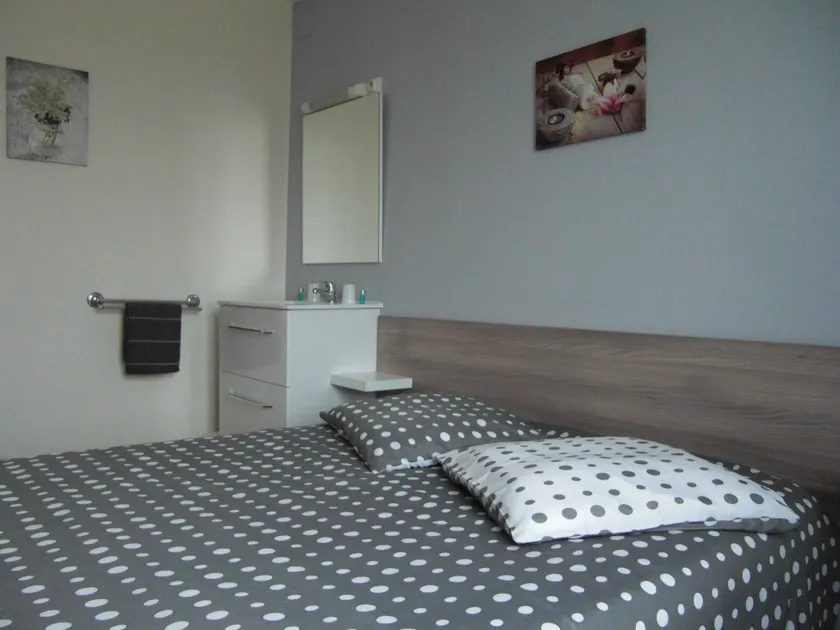 Hotel Le Colbert epernay - Image 1