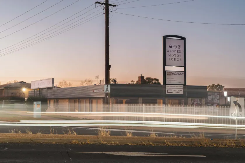 West End Motor Lodge - Image 1