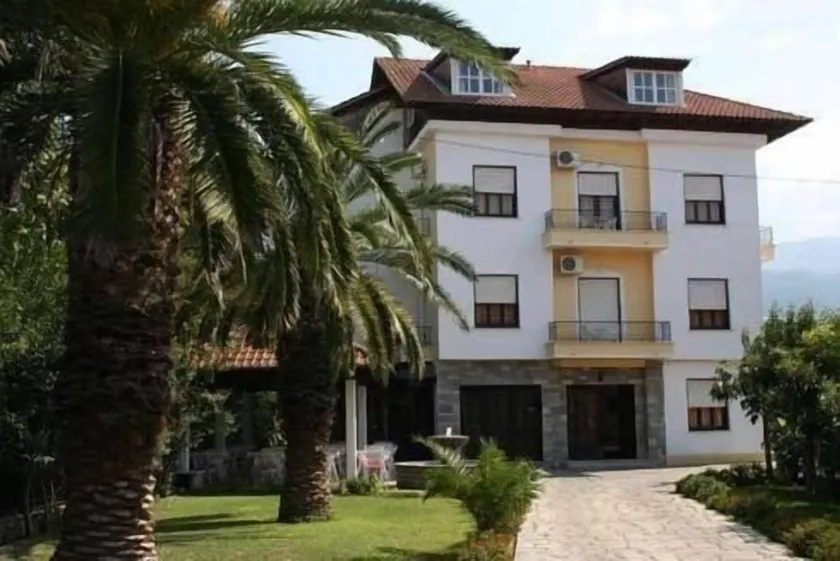 Hotel Vicky - Image 1