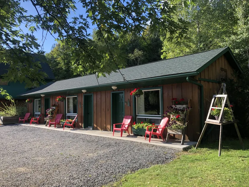Dwight Village Motel - Image 1