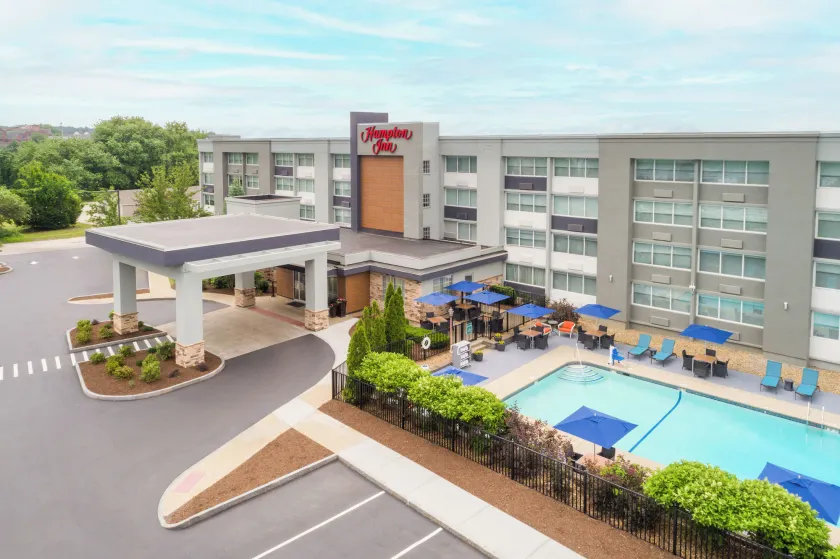 Hampton Inn Manchester Downtown - Image 1