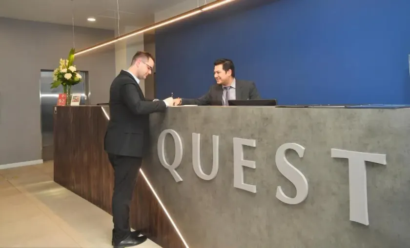 Quest Highbrook - Hall