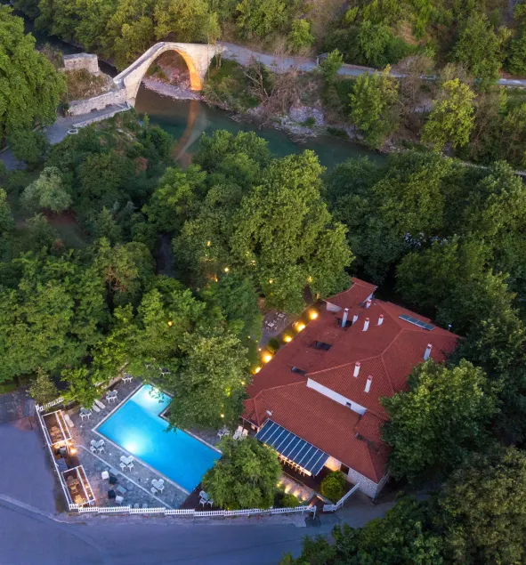 Κonitsa Gefyri hotel - Image 1
