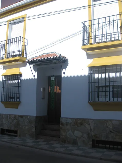 Complete House in Cuevas del Becerro - Image 1