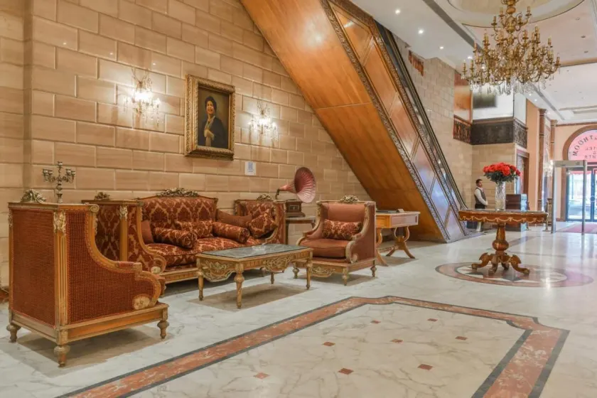 Om Kolthoom Hotel - Image 1