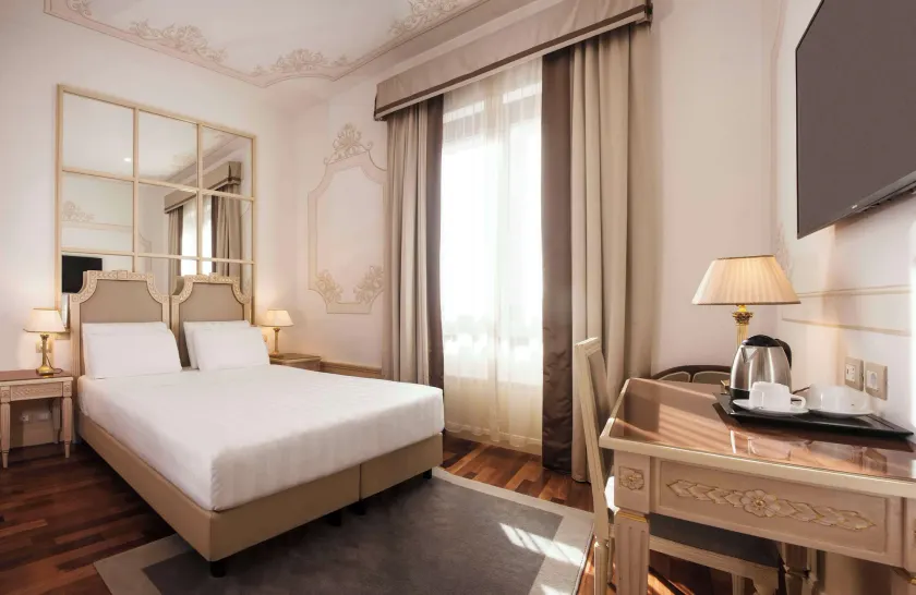 Radisson Blu GHR Rome - Image 1