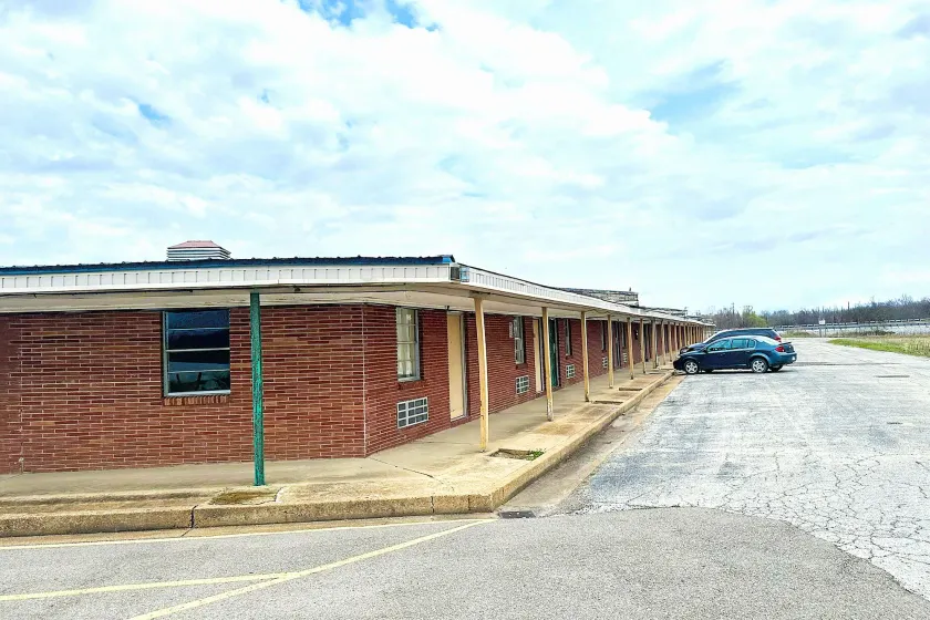 Shamrock Kings Inn By OYO Marked Tree I-555 - Image 1