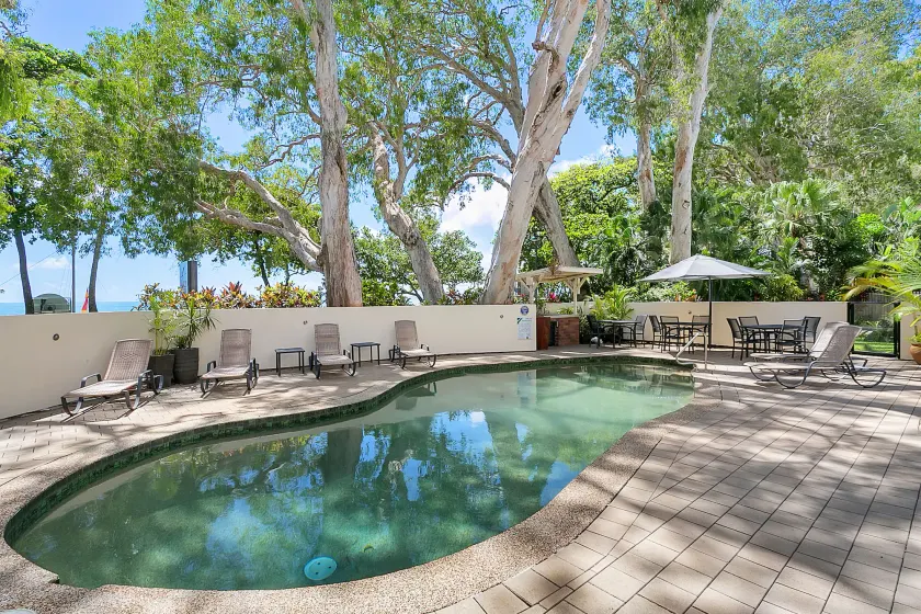 On Palm Cove Beachfront Apartments - Image 1