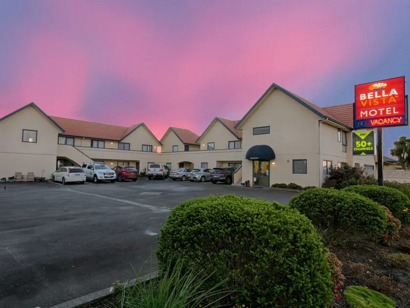 Bella Vista Motel Westport - Image 1