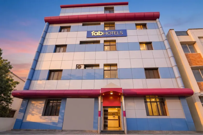 FabHotel Le Royal Inn - Nr Madras Medical Mission Hospital - Image 1