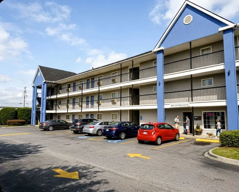 Studio Lodge of Savannah - Image 1