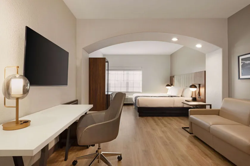 La Quinta by Wyndham Port Arthur - Image 1