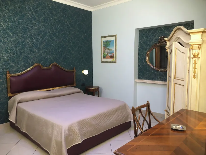 Hotel Serena - Image 1