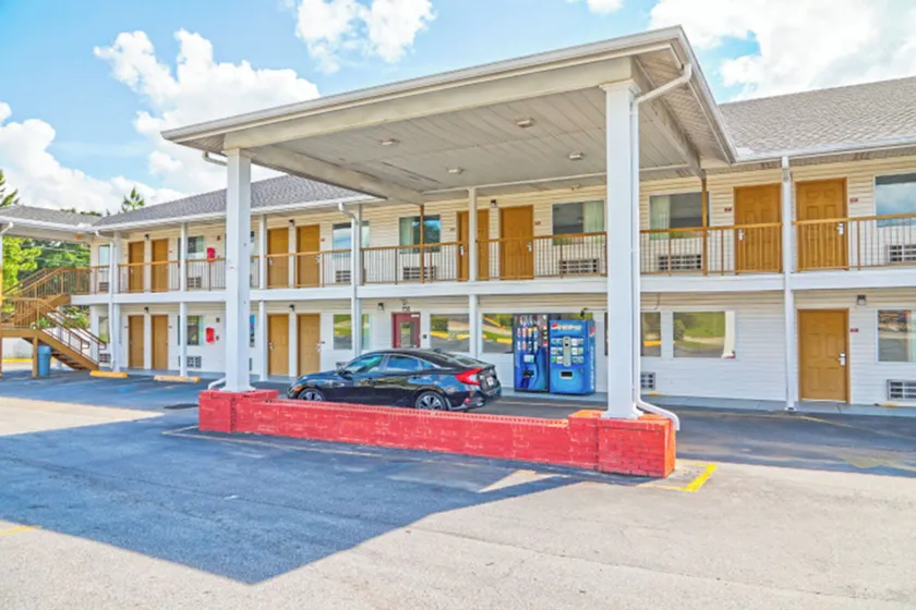 Economy Inn Ashburn GA I-75 - Image 1