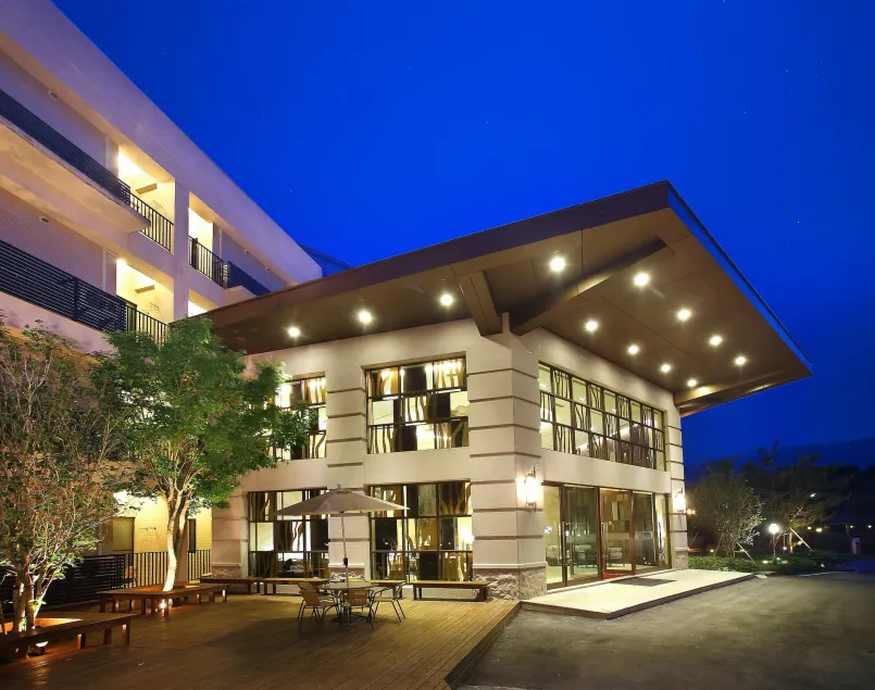 The Deer Resort - Image 1