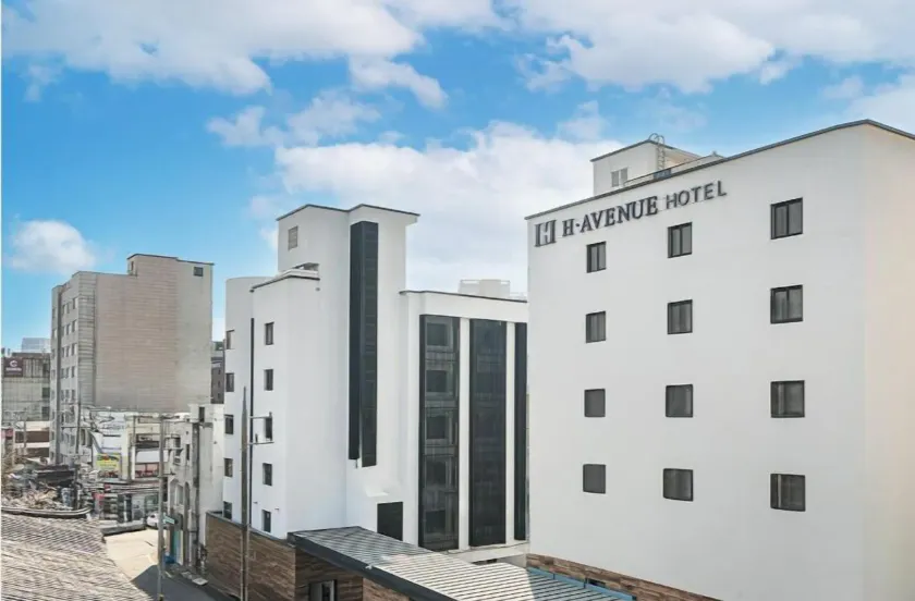 H avenue Hotel Jeonju Deokjin - Image 1