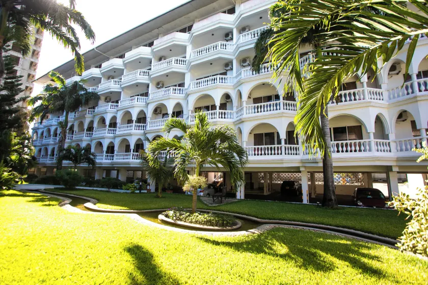 CityBlue Creekside Hotel & Suites - Image 1