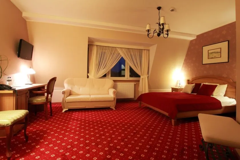 Hotel i Restauracja "Pod Orłem" - Image 1