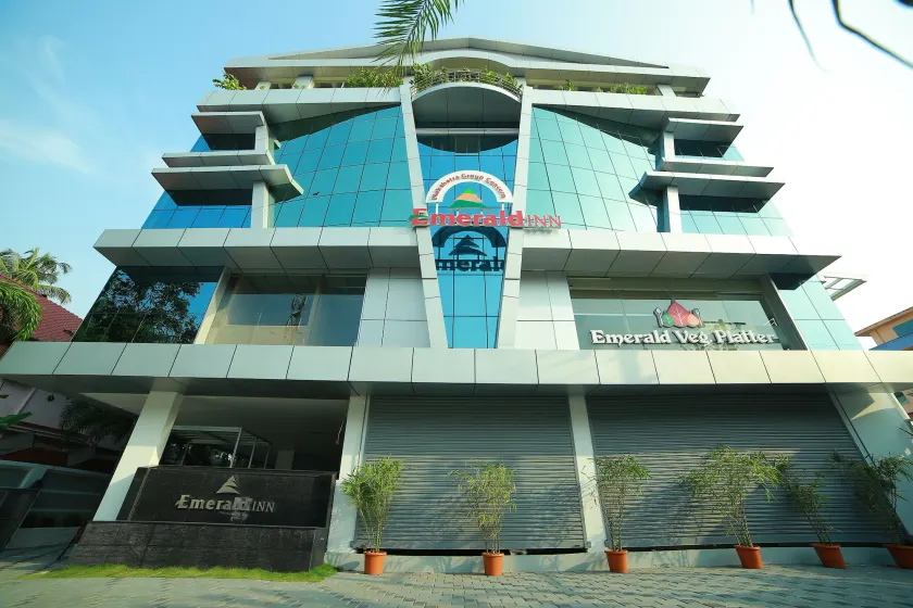 Nakshatra Emerald - Image 1