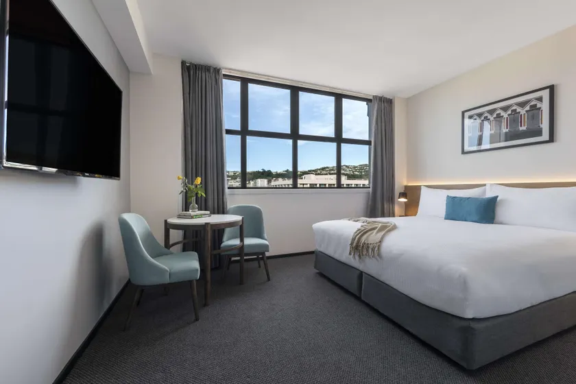 Oaks Wellington Hotel - Image 1