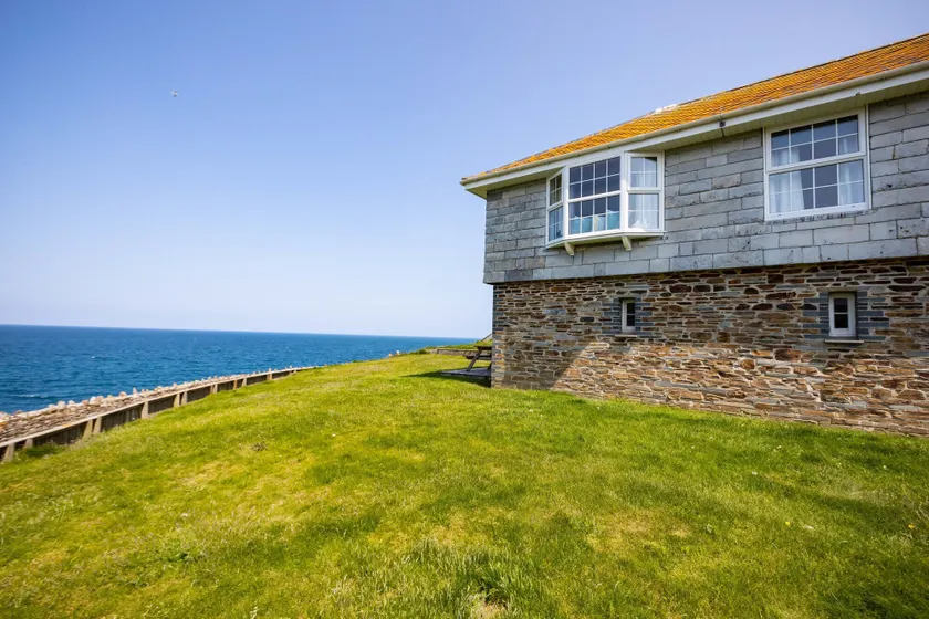 Gulland - Image 1