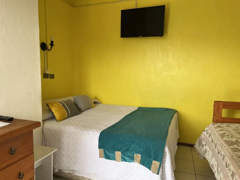 Hostal Avenue - Room