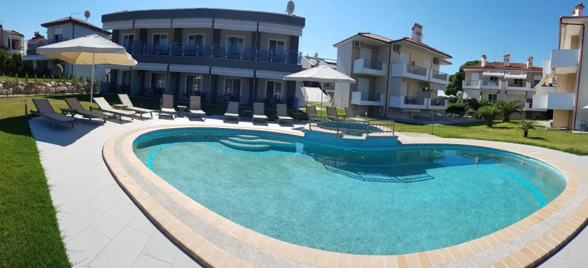 Finikas Garden Beach Resort Nikiti - Image 1
