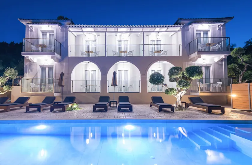 Litore Luxury Living - Image 1