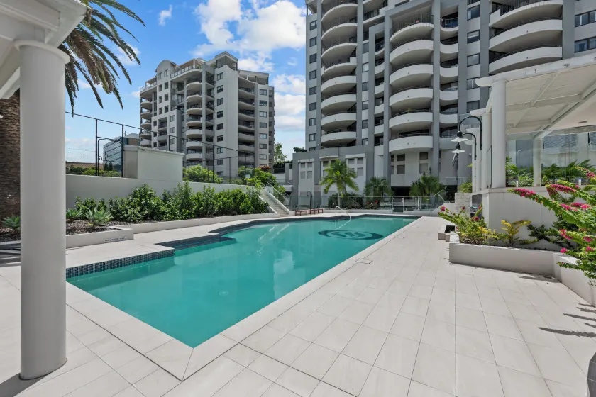 The Oasis Apartments - Image 1