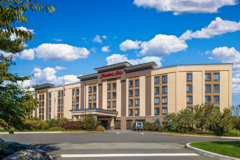 Hampton Inn Carlstadt-At The Meadowlands - Image 1