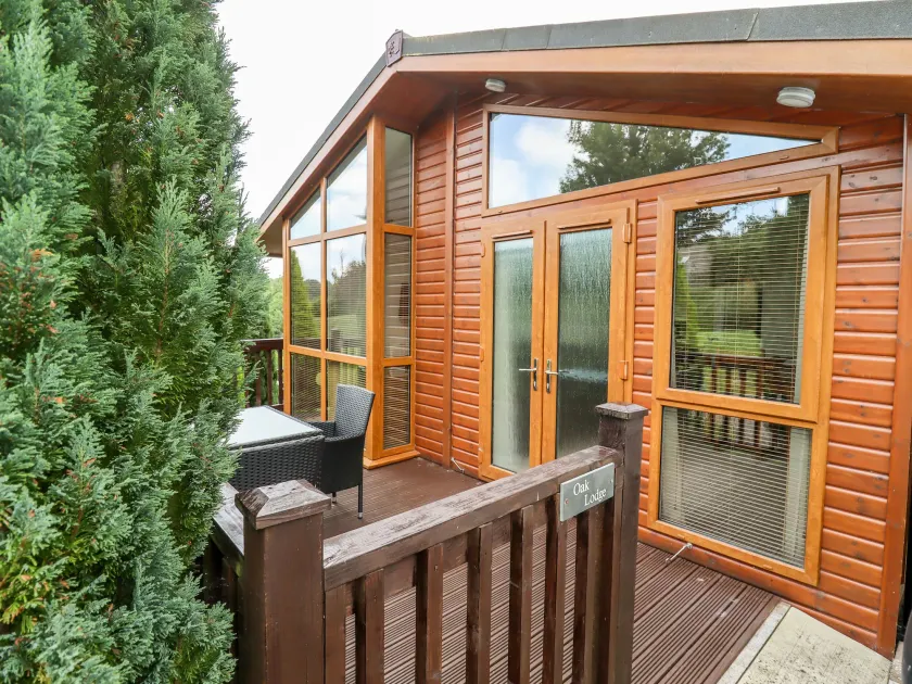 Oak Lodge - Image 1