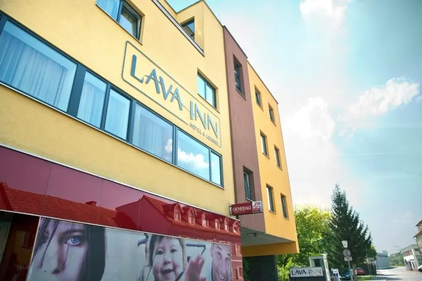 Hotel Lava Inn - 24 h Check-In - Nähe LKH, Landeskrankenhaus, Feldbach - Image 1