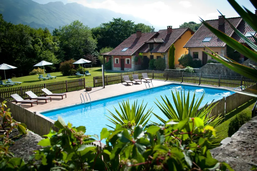 Hotel La Lluriga - Image 1