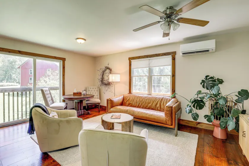 Walk to River: Couples Retreat in Kintnersville! - Image 1