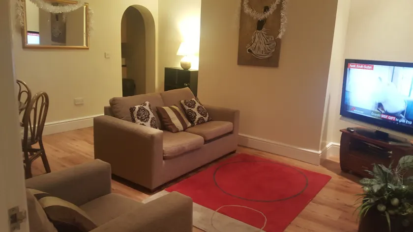 Park Road Apartment - Image 1